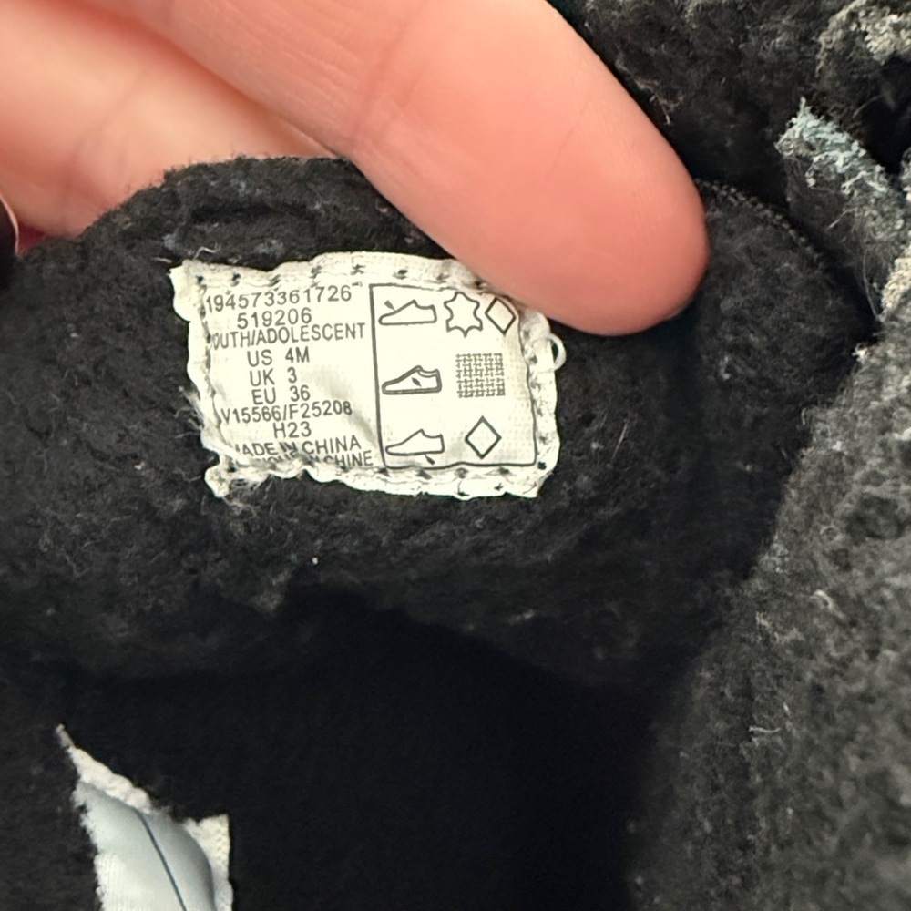 Lands’ End Black and Gray Winter Boots - Picture 6 of 8